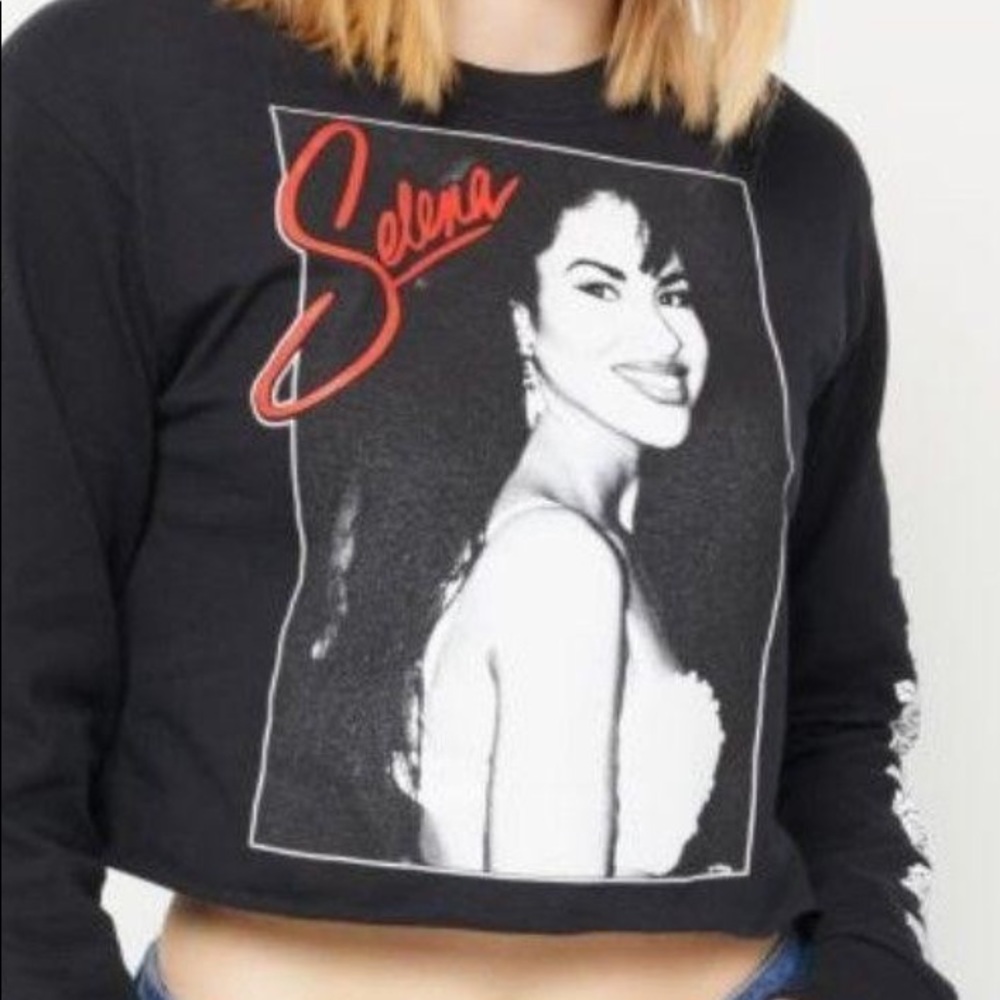 ✖️Crop Top Selena Black Long Sleeeve✖️ - Picture 2 of 3